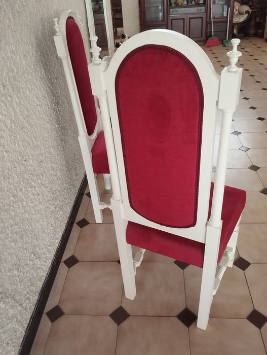 Cadeiras modelo capela