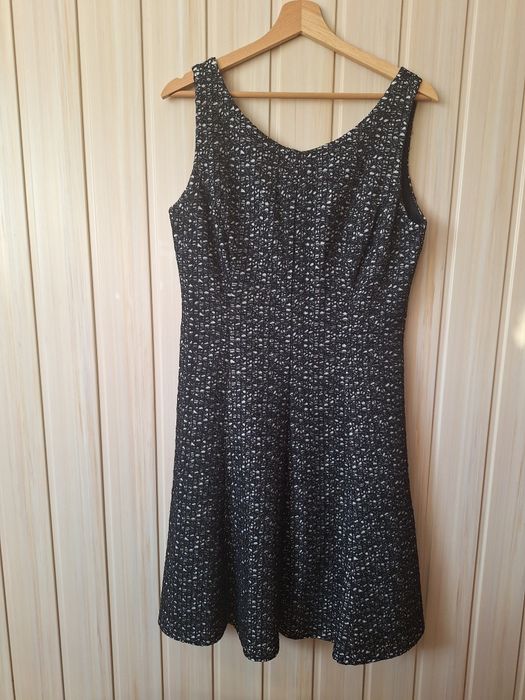 Sukienka 38 M / 40 L czarna srebne nitki Yessica
