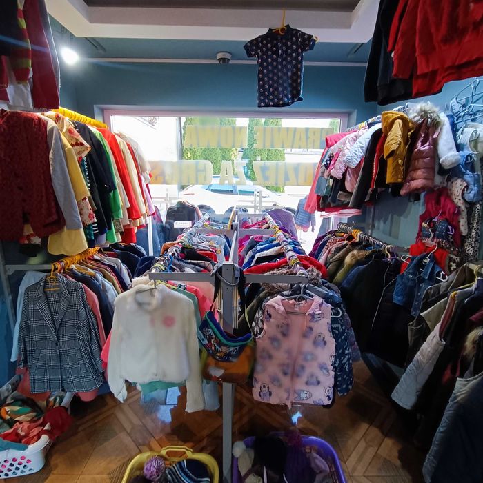 Wyposażenie sklepu odzieżowego sklepu sprzedam