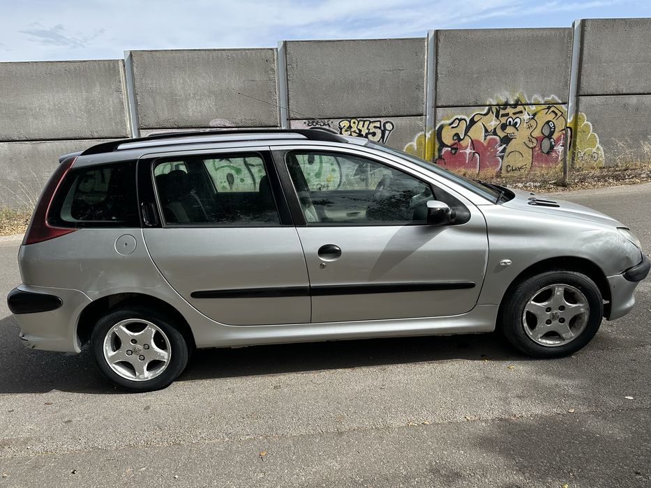 Peugeot 206 SW (Carrinha) – Económica e Familiar (228.813 km)