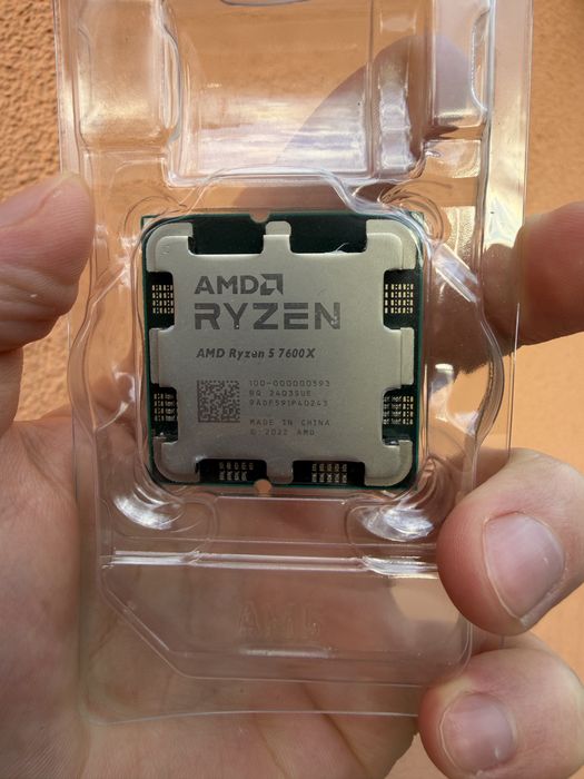 AMD Ryzen 5 7600X