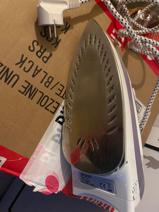 ferros de engomar a vapor. bom estado