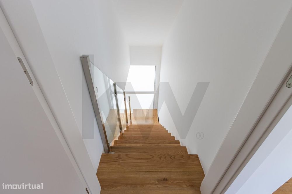 Moradia em condominio com jardim e piscina privados