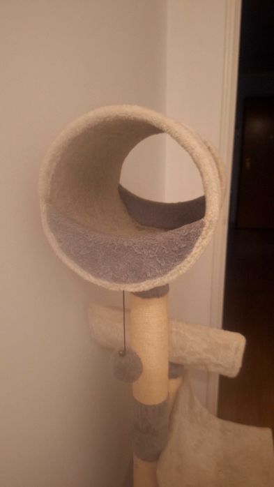 Playground gato 3 andares