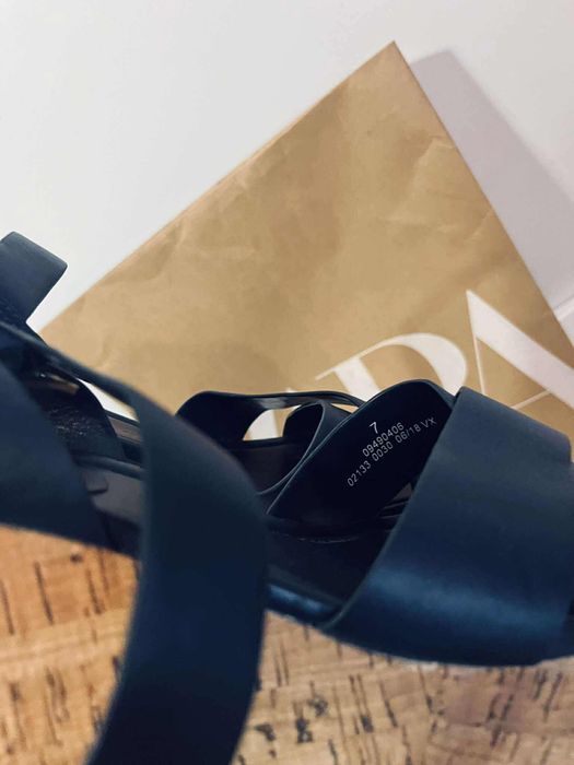 Piękne sandały m&s 38 koturny czarne eleganckie