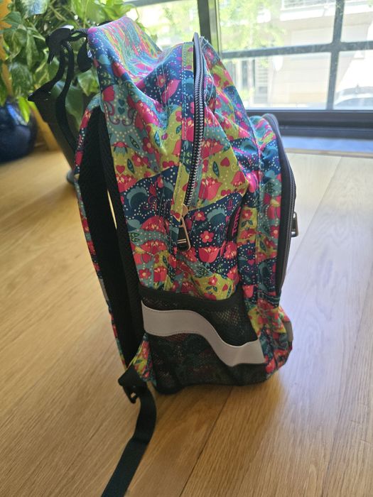 Mochila escolar Totto Nova com etiqueta