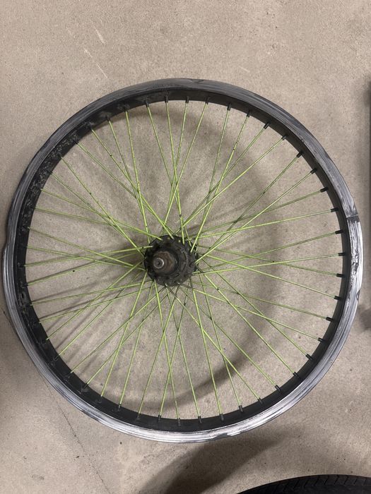 Bmx czesci felgi kola kolo schwalbe opona support mostek