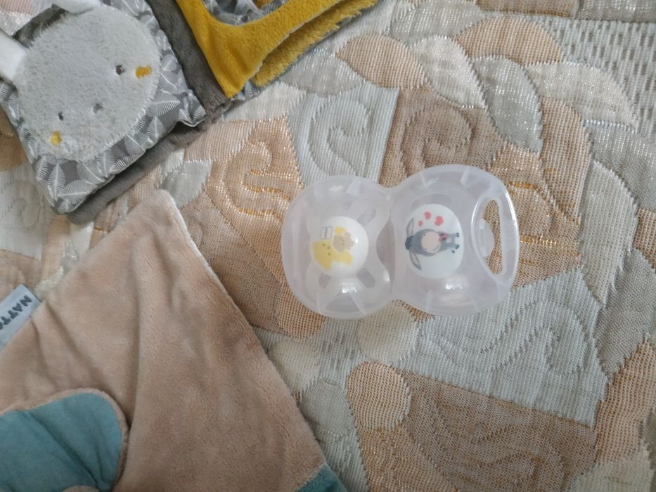 Пустушки в контейнері NUK mam 0-6 міс, 2 шт