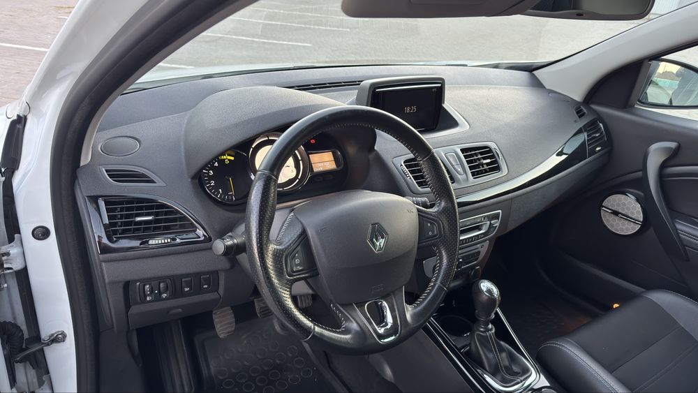 Renault Megane 2016рік BOSE Не фарбований