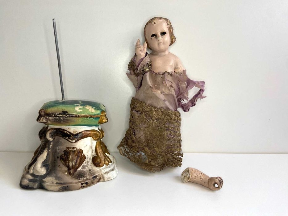 Antiga Escultura bebê de Jesus em gesso