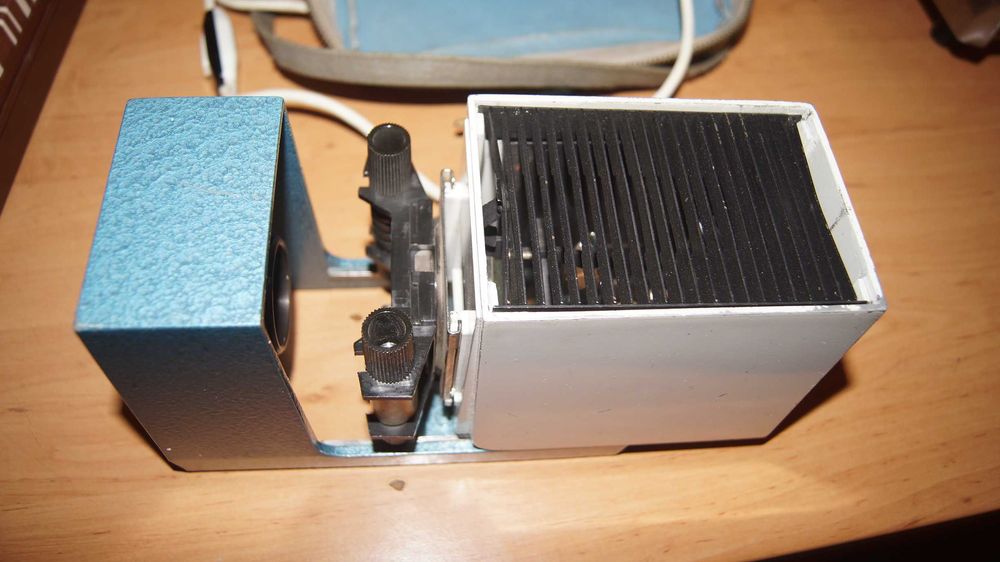 Diaskop Profil rzutnik projektor do slajdów PRL nowy z ramkami futerał