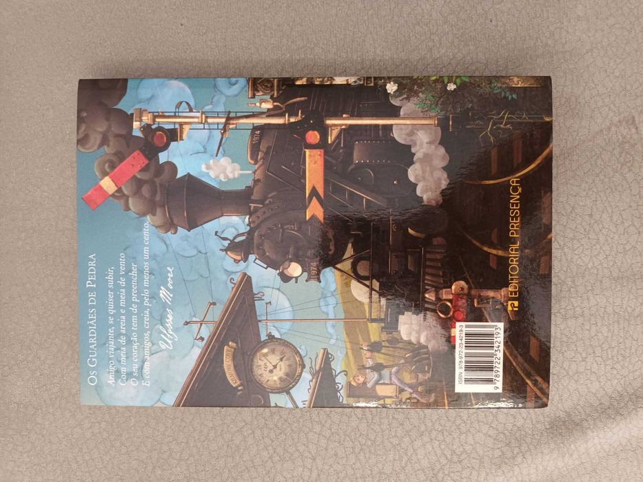 Livro "Os guardiães de pedra", de Ulysses Moore