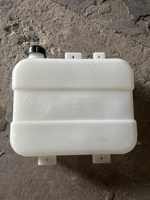 Бак,бачки 5,7,10 л.,с креплением, для автономки топливный бак Webasto