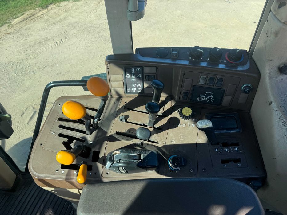 John Deere 6910 nie Valtra Renault