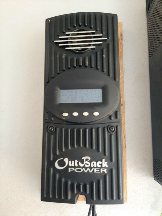 Controlador de Carga Outback Flexmax 60