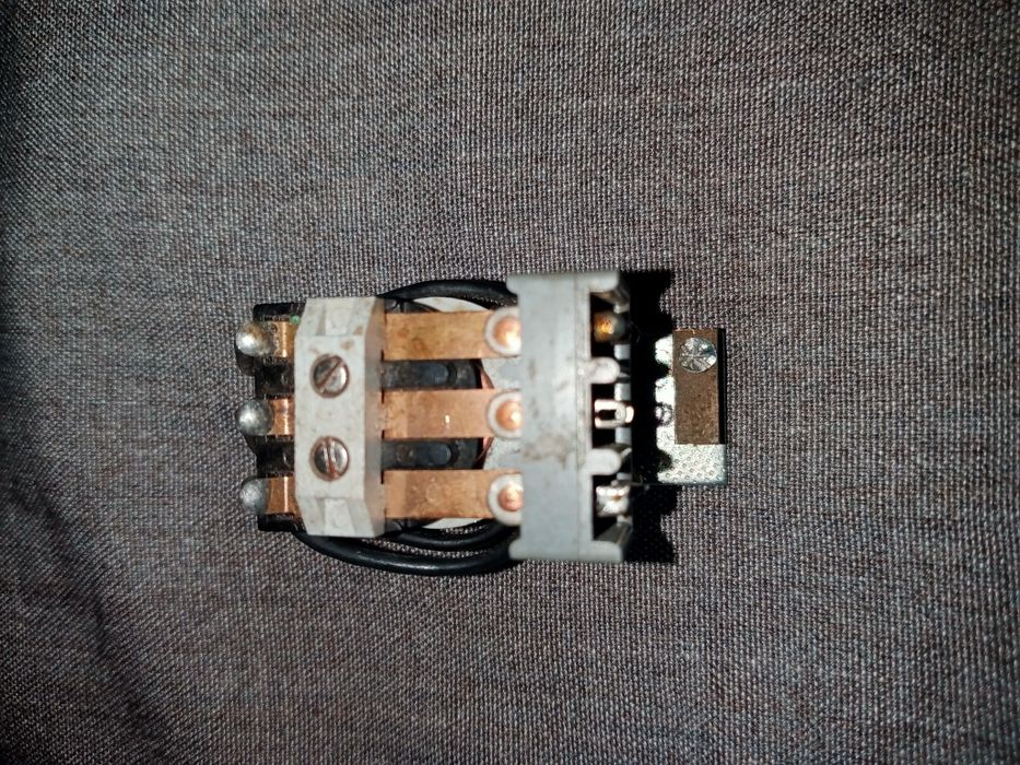 Реле промежуточное R15 (Польша) 220V 50Hz б/у