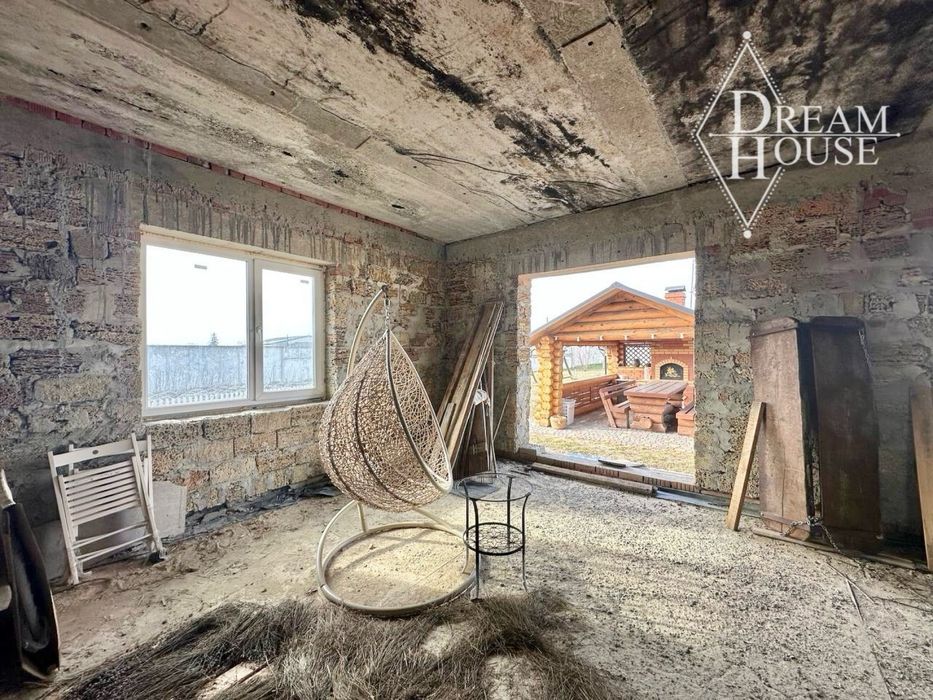 Продаж недобудованого будинку з гаражем для Фури