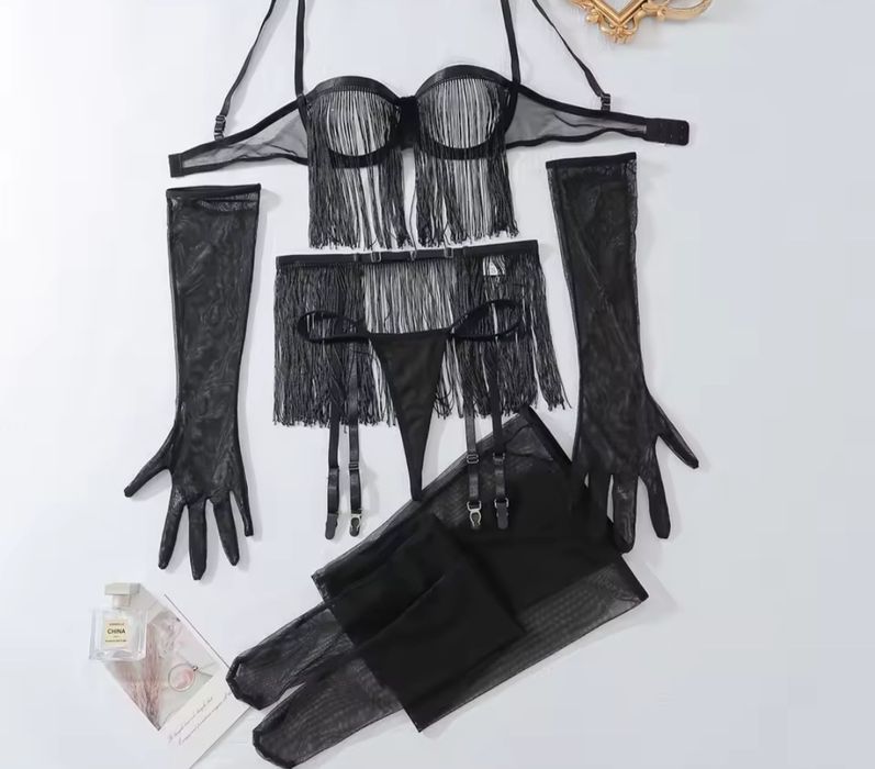 Еротичний комплект білизни.