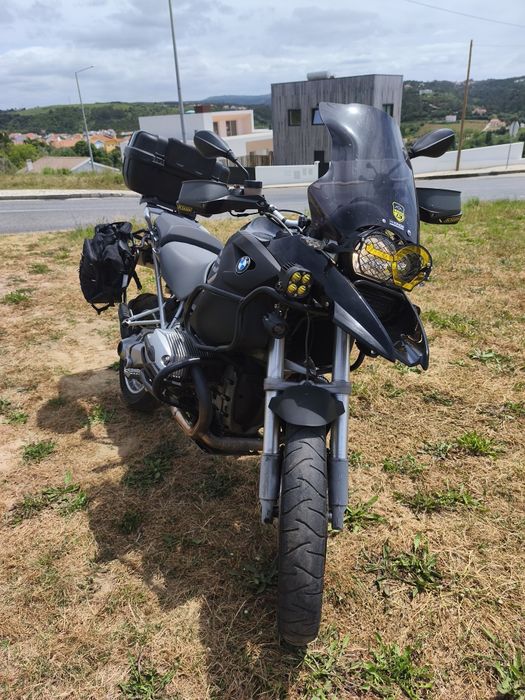 BMW R1200 GS 2007
Extras:
- 4 faróis auxiliares 
- topcase GIVI
- malas laterais semi rígidas 
- punhos aquecidos originais 
- piscas em LED
- p