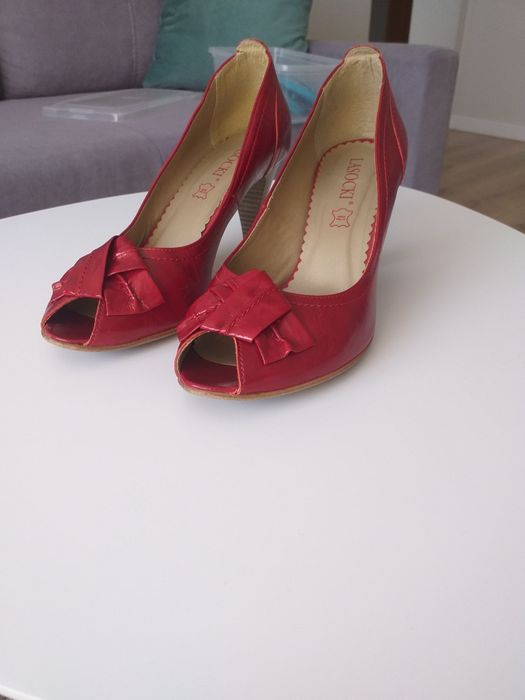 Buty szpilki czerwone Lasocki
