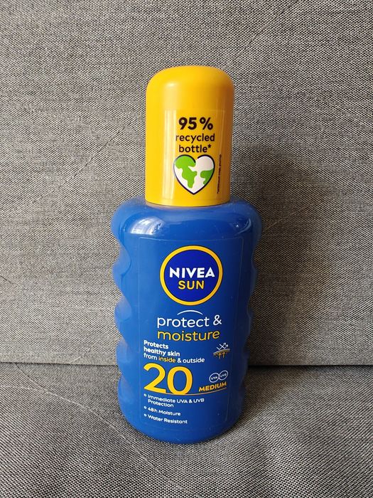 Nivea Sun Protect & Moisture balsam spray do opalania SPF 20, 200 ml