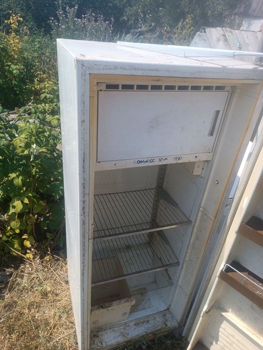 Продам холодильники донбасс.мрия.и есть ещё иностраные все в рабочем с