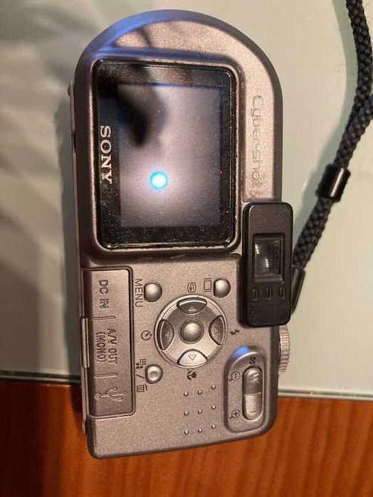 Máquina fotográfica Sony Cyber Shot 5 MP Em excelente estado