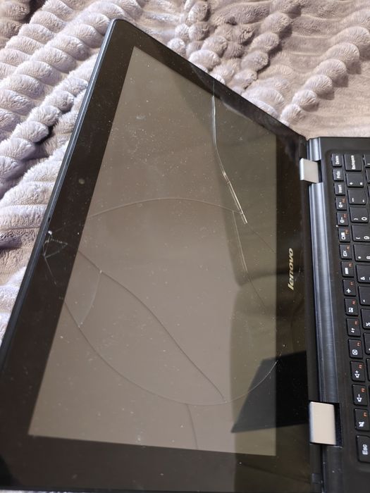 Ноутбук Lenovo yoga 300