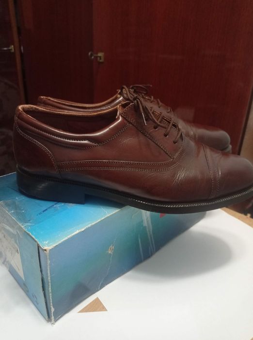 Продам кожаные туфли Clarks