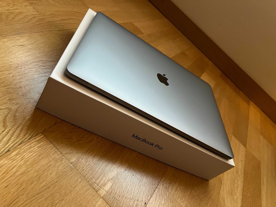 (Como NOVO) MacBook Pro 15,4'' Cinzento Sideral com Fatura