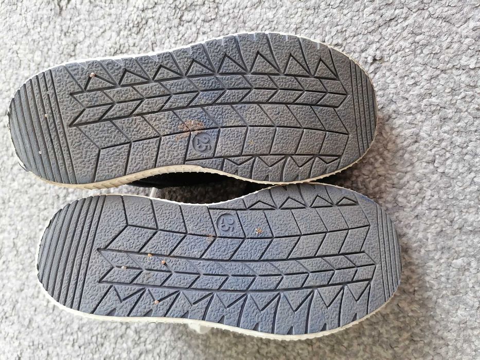 Adidasy, trampki chłopięce roz. 25