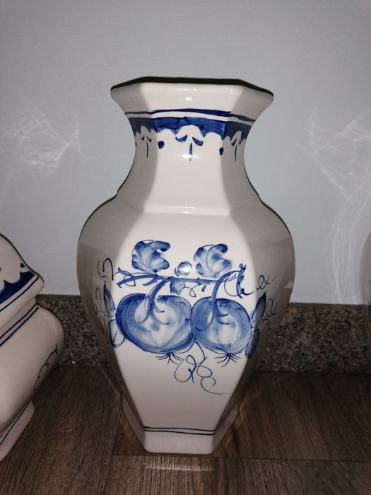 Hand-painted jugs423969699649955843