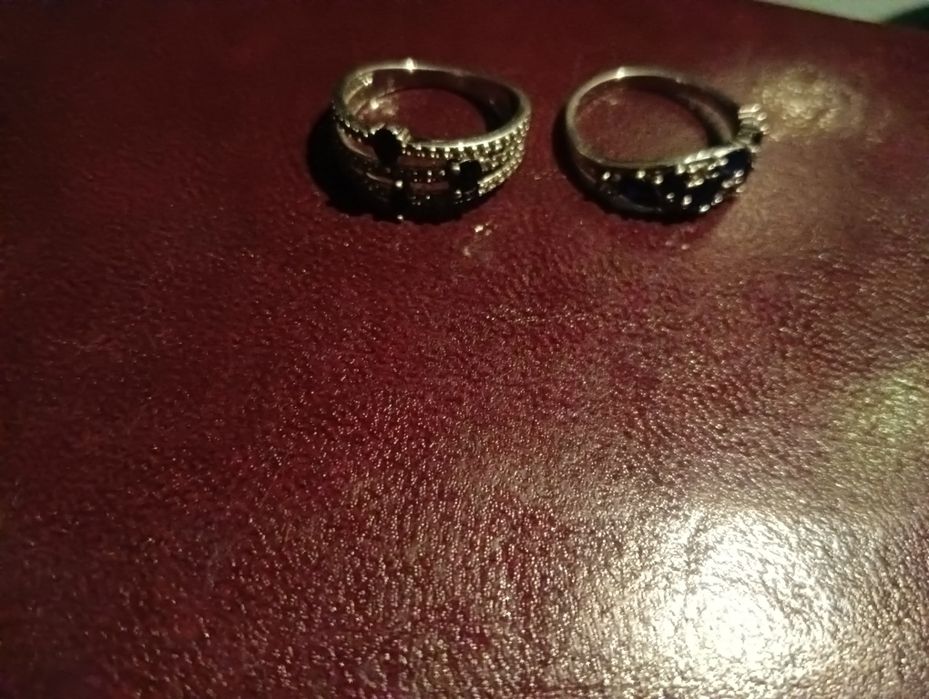 Sprzedam 2 srebrne pierścionki