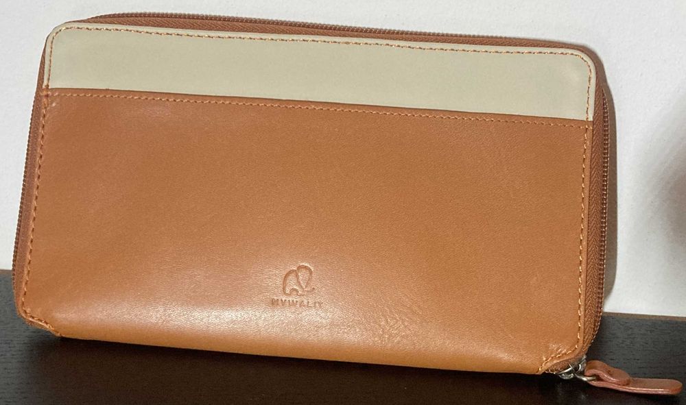 Carteira de viagem em pele da MYWALIT na cor Puglia