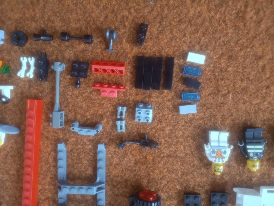 Elementy klocków LEGO