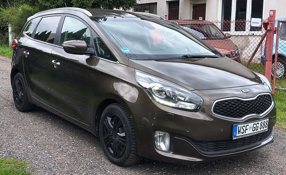 Kia Carens 1.7 CRDi 136 Fifa World Cup Edition