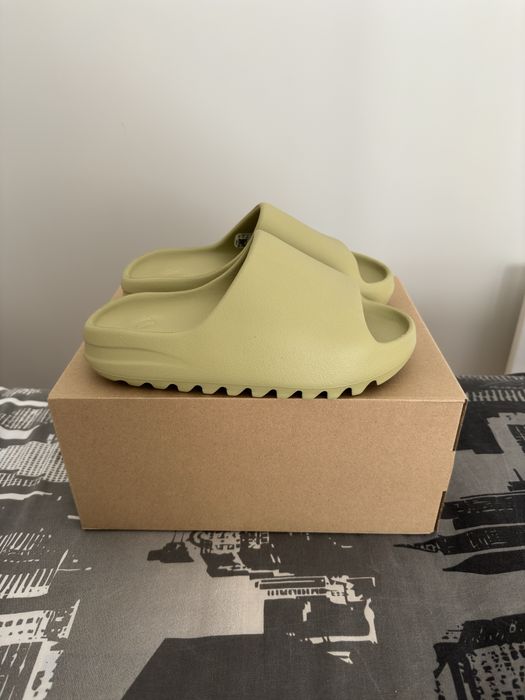 Yeezy Slide Resin