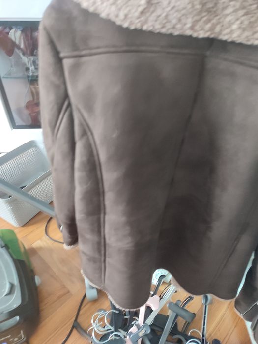 Casaco em pele com pêlo dentro