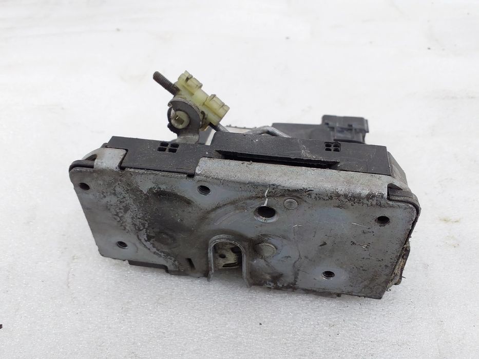 Fechadura / fecho porta trás esquerdo OPEL Corsa D