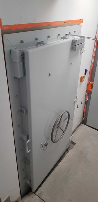 drzwi schron schronu gazoszczelne gepanzerte gasdichte Schutzraumtüren