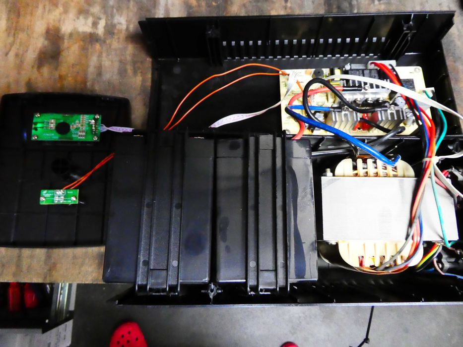 Zasilacz awaryjny UPS1500-T-LI/LCD