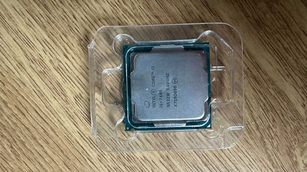 Procesor Intel Core i5-7400 + fabryczne chłodzenie