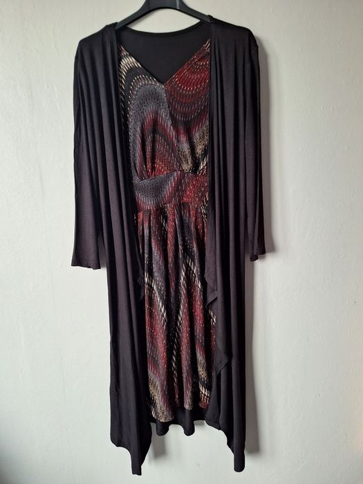 Czarna ukienka z kardiganem 42, 44, 46