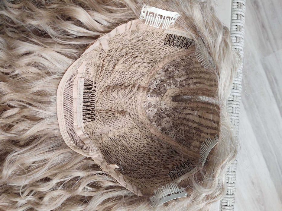 Peruka blond 70 cm długości afro loki