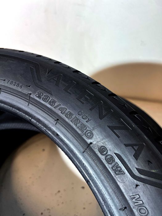 Pneus Bridgestone Alenza 001 - 235/45/20 - Como NOVOS