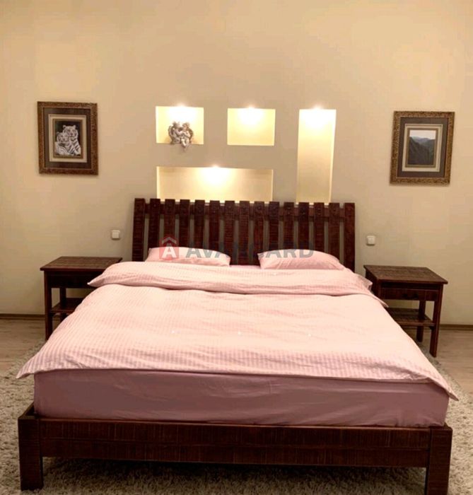 Здається шикарна 5-кімнатна квартира в центрі