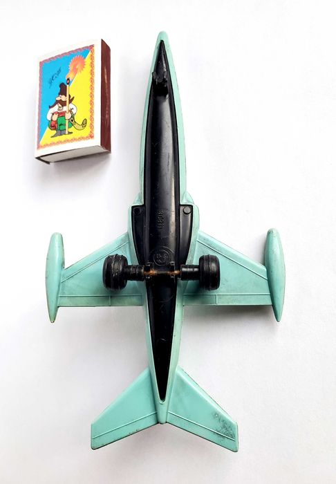 детские игрушки СССР/  дитячі іграшки СССР/  самолет СССР