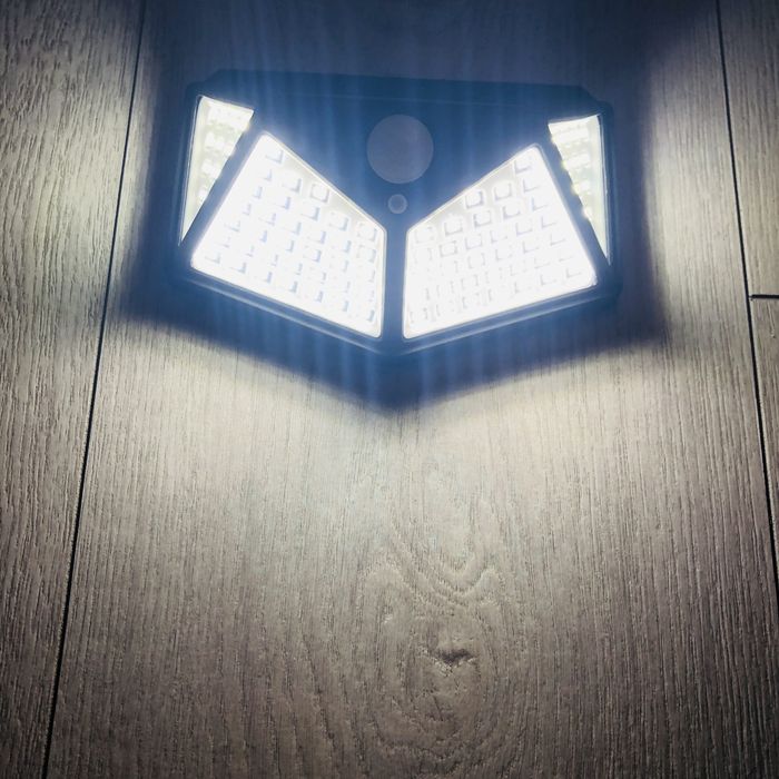 Solarna lampa uliczna
