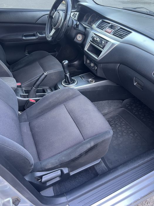 Продам Mitsubishi Lancer IX 2007 год 2,0 на механике
