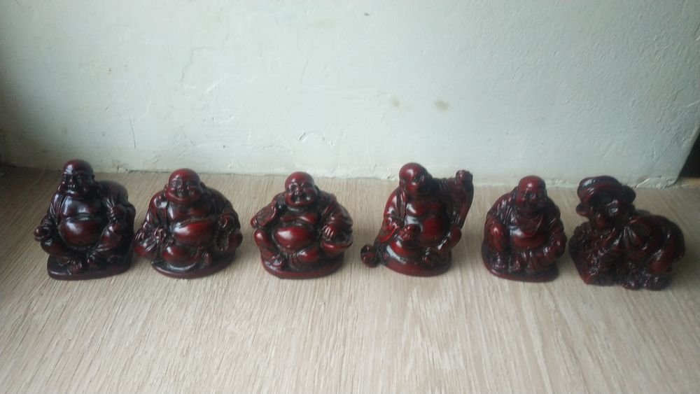 Статуетки будда різних